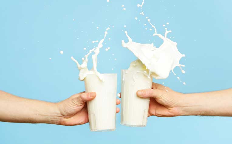Soy Milk vs Dairy Milk: Which Is Better For You?