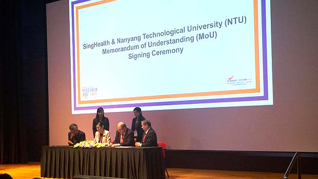 ​SingHealth and NTU sign MOU for healthcare innovations, announce $2m grant