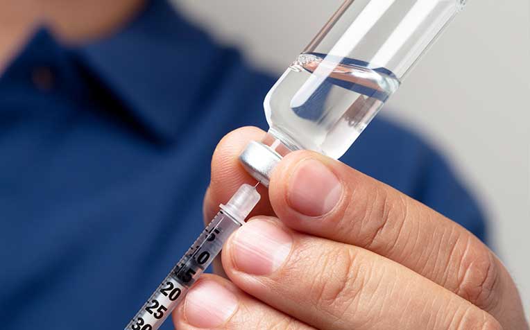 /sites/hexassets/Assets/diabetes/insulin-syringe-preparation-how-draw-insulin.jpg