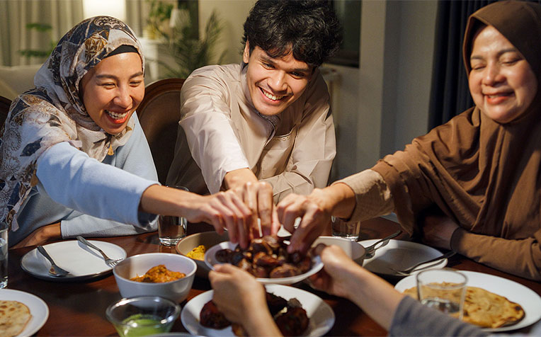 Ramadan Fasting: What to Eat During Iftar