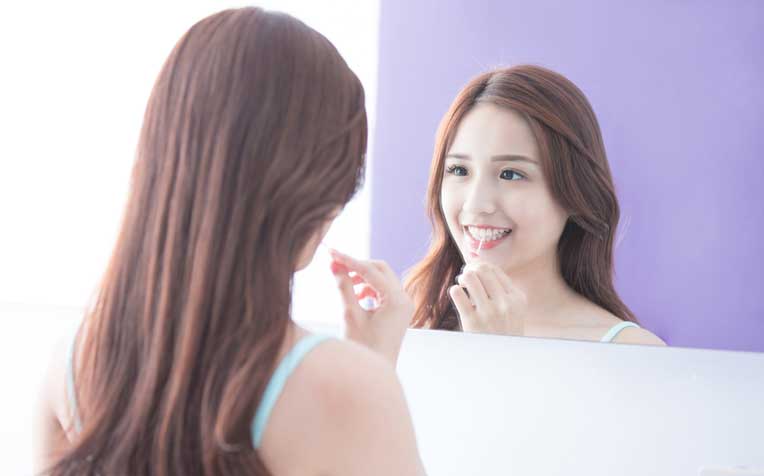 /sites/hexassets/Assets/head-neck/why-and-how-you-should-floss.jpg