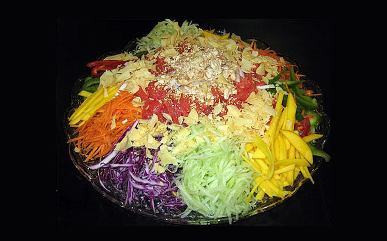 /sites/hexassets/Assets/recipes/diy-lo-hei-salad.jpg