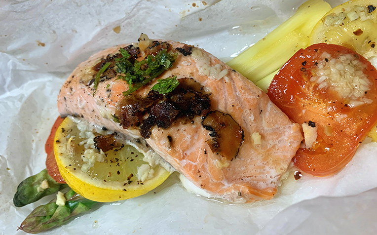 /sites/hexassets/Assets/recipes/my-best-healthy-recipe/baked-salmon-with-asparagus/baked-salmon-with-asparagus-finish.jpg