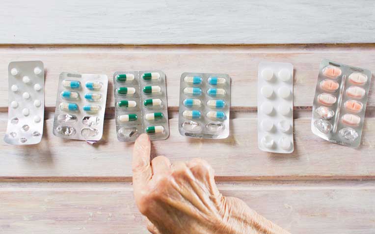 Elderly People Find it Hard to Take Medicine for Multiple Chronic Illnesses