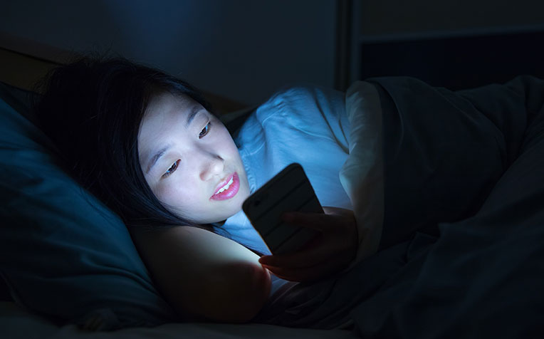 How Does Blue Light Affect Your Sleep Cycle?