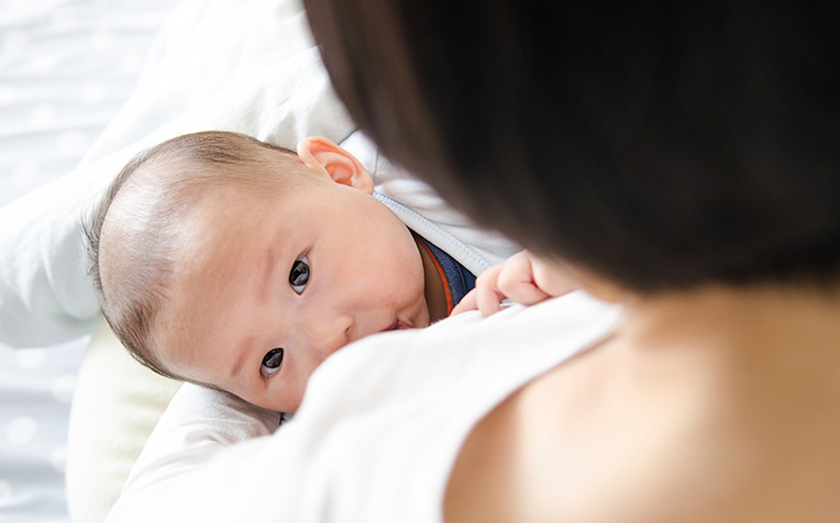  7 Breastfeeding Benefits for Your Baby