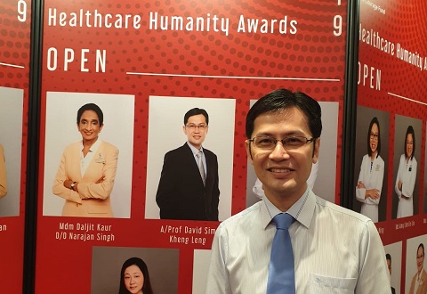 Dr David Sim wins Healthcare Humanity Award