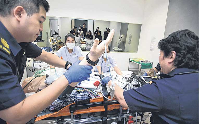 /sites/shcommonassets/Assets/News/SCDF-paramedics-train-SGH-other-hospitals.jpg