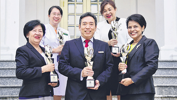 /sites/shcommonassets/Assets/News/president-nurse-award-2019-1.jpg