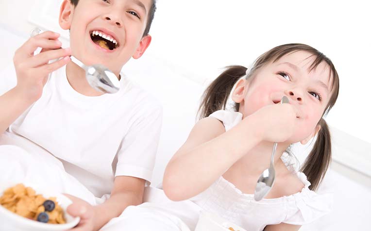 /sites/hexassets/Assets/children/tips-to-encourage-healthy-snacking-in-children.jpg