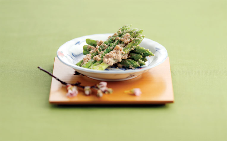 Asparagus with Walnut-miso Dressing​​