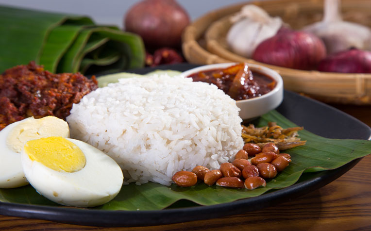 ​Best and Worst Singapore Hawker Malay Breakfast Foods: Nasi Lemak, Mee Siam, Soto and More