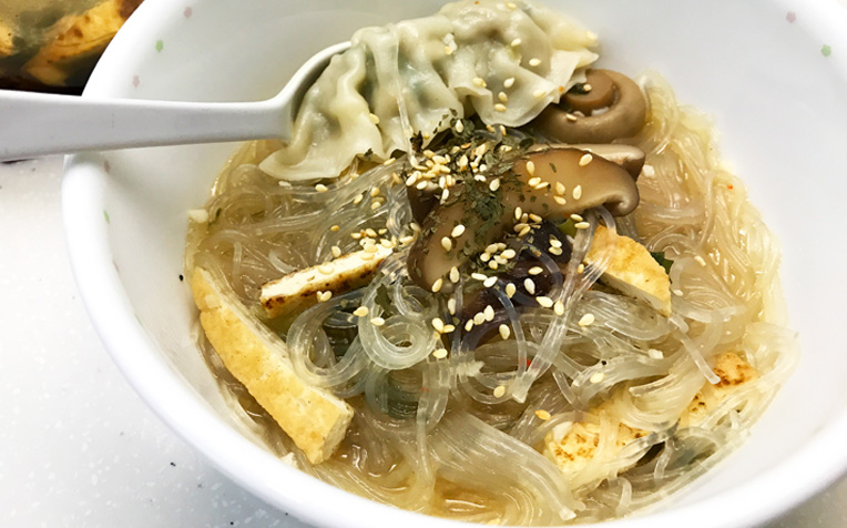 /sites/hexassets/Assets/recipes/my-best-healthy-recipe/tung-hoon-soup-dennis-oh.jpg